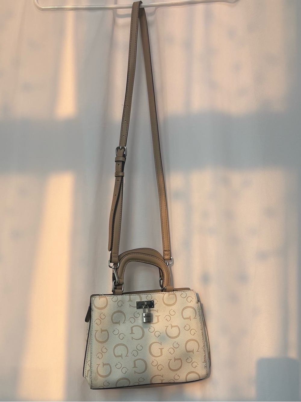 Guess hand bag/cross body bag
